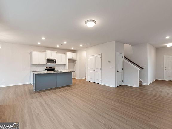 5th image of 161 Millers Ln