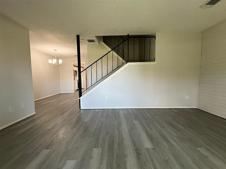 7012 Jetty Ln — Photo 4