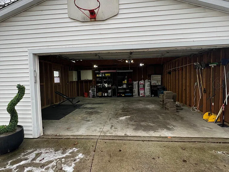 2349 Portsmouth Ave — Photo 22