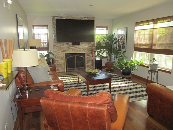 3rd image of 1715 Burshire Dr