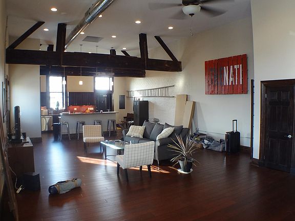 4th image of 773 E McMillan St #2