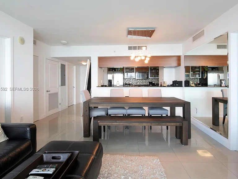 1800 N Bayshore Dr #220 — Photo 3
