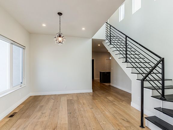 5th image of 6701 Arthur St