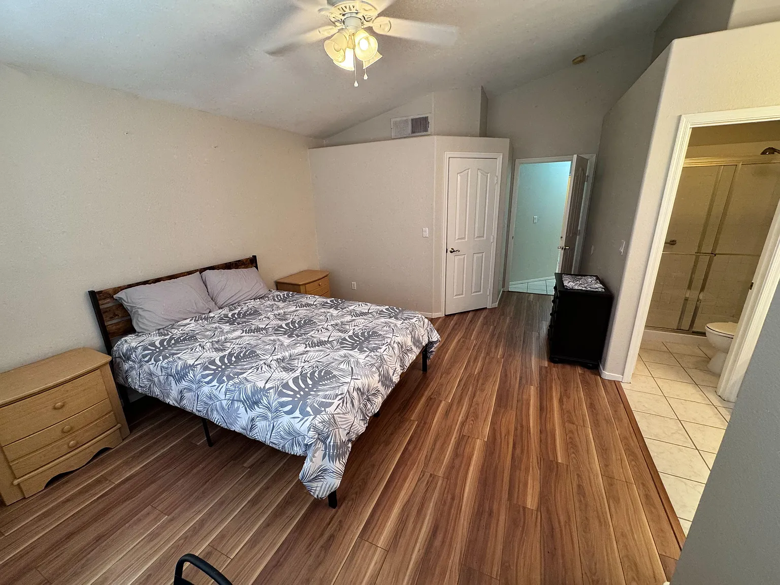 4 bed, 2.0 bath, 1632 sqft, $1,252 — Photo 2
