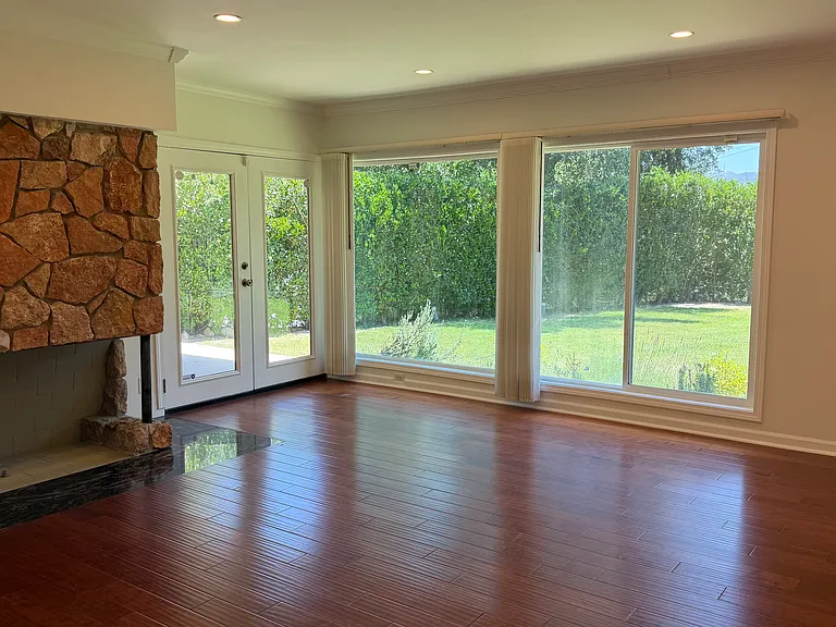 1385 Greenmont Dr — Photo 12