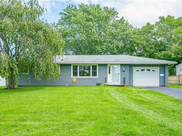 96 Meadowbriar Rd, Rochester, NY 14616