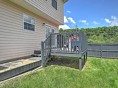 105 Boardwalk — Photo 12