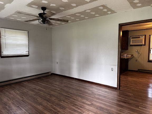 3rd image of 817 Irvin St