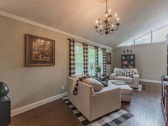 4th image of 2035 W Lake Dr NW