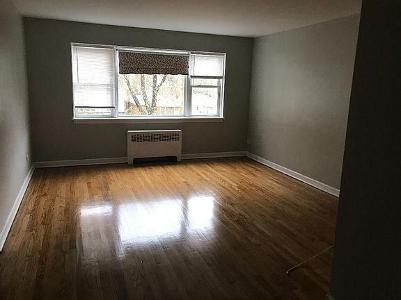 2nd image of 6329 N Albany Ave APT 3