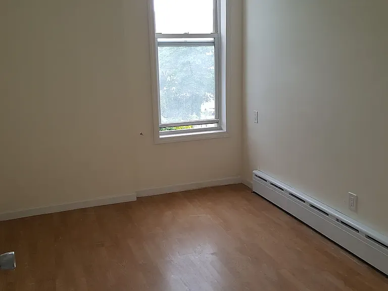 1499 E 15th St #3 — Photo 6