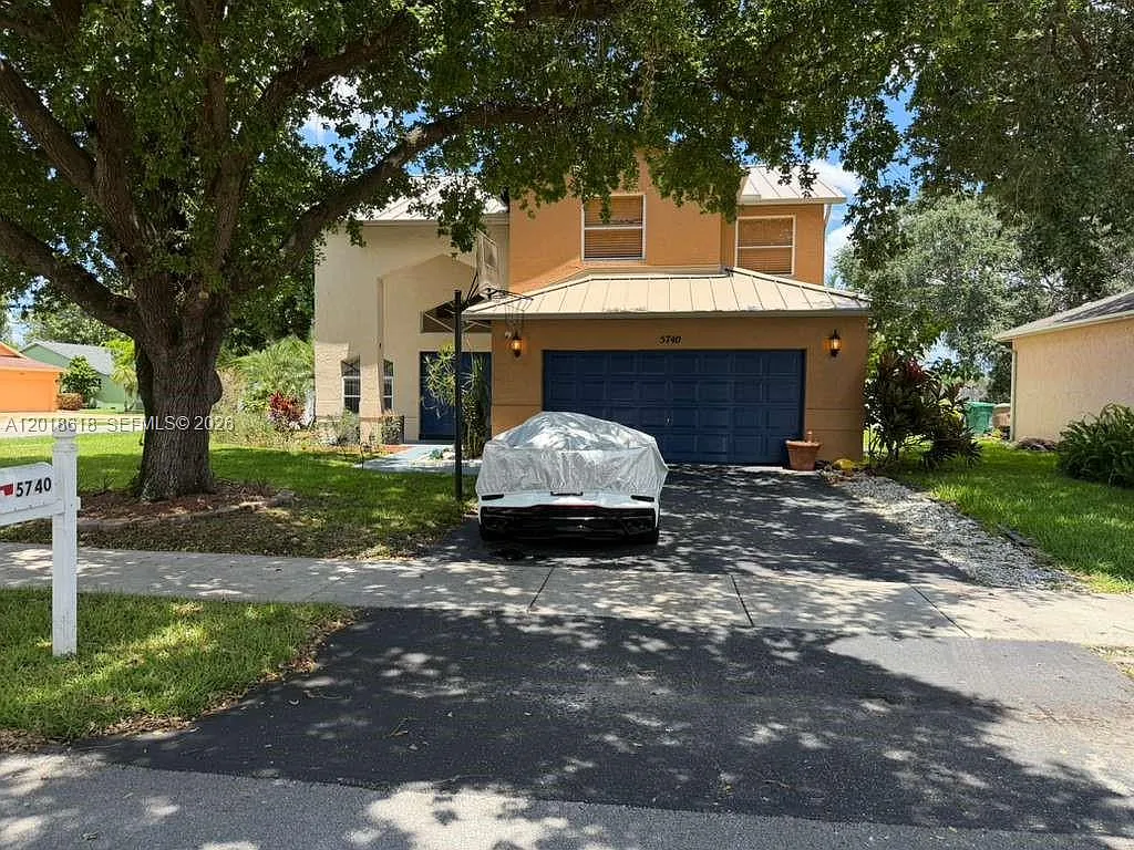 Building Photo - 5740 SW 57th Way