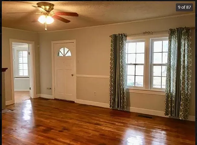 2419 S Greenwood Ave — Photo 7