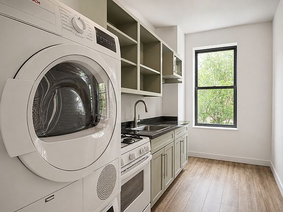 2nd image of 242 E 25th St #2