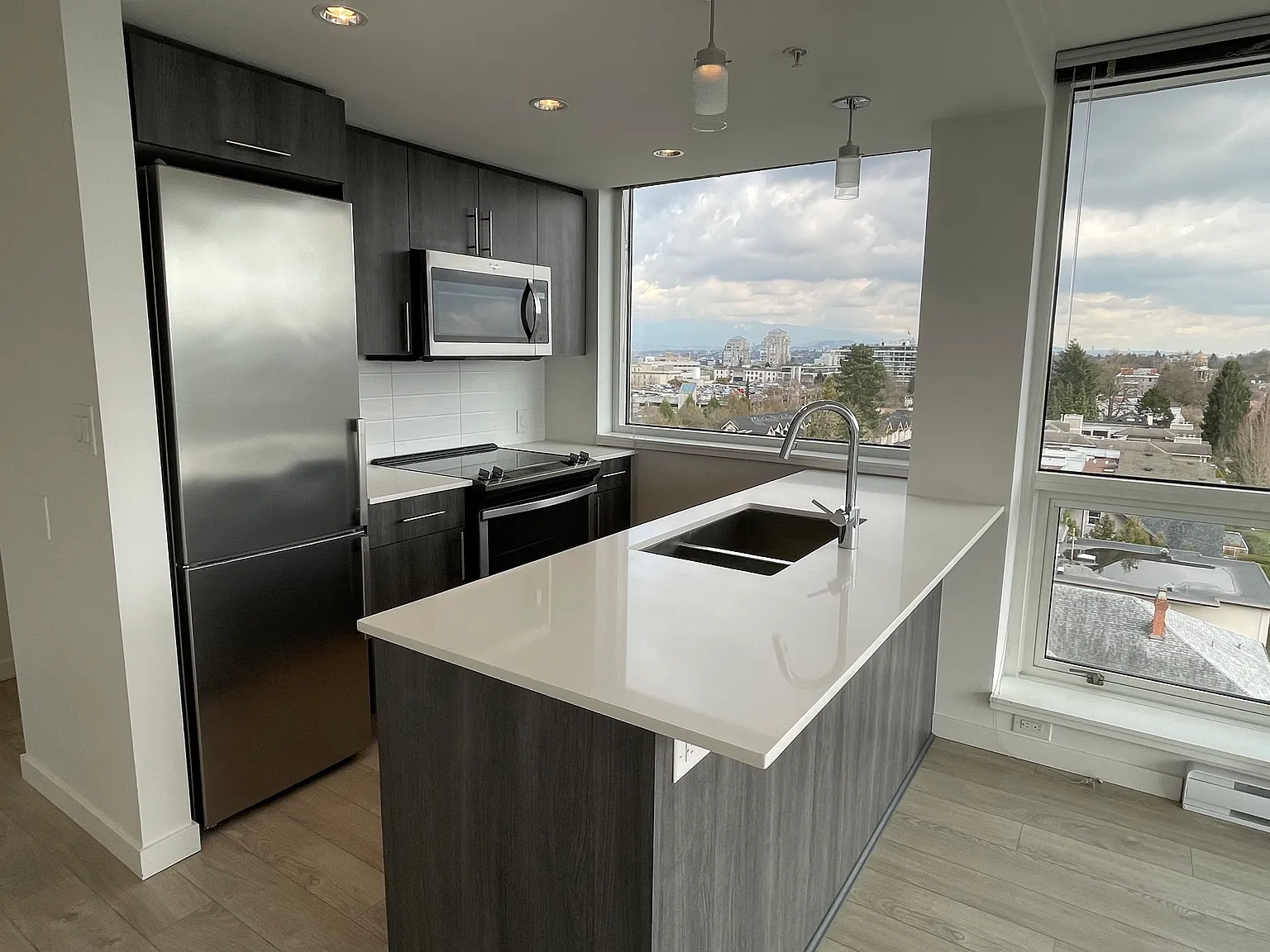 2975 Oak St #702 photo 1