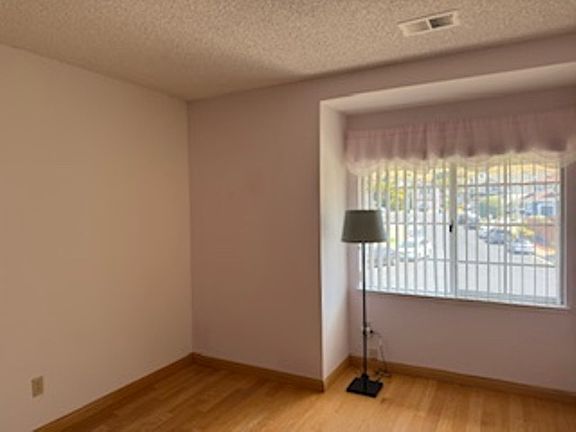 4th image of 7 Estate Ct