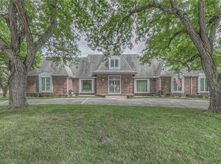 401 Avila Cir, Kansas City, MO 64114