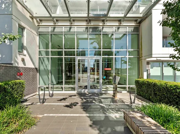 2288 Alpha Ave #802, Burnaby, BC V5C 0L9
