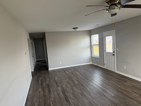 4th image of 502 N Redbud Rd #502B