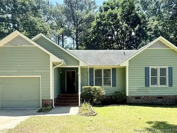 146 Greentree Dr, Raeford, NC 28376