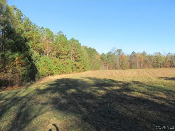 87-15 Troublefield Dr, Stony Creek, VA 23882