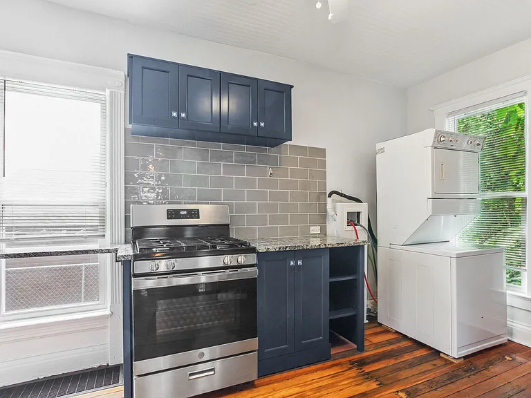 3213 Lexington Ave — Photo 10