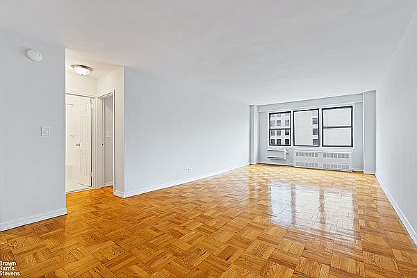 1st image of 200 E 15th St APT 16