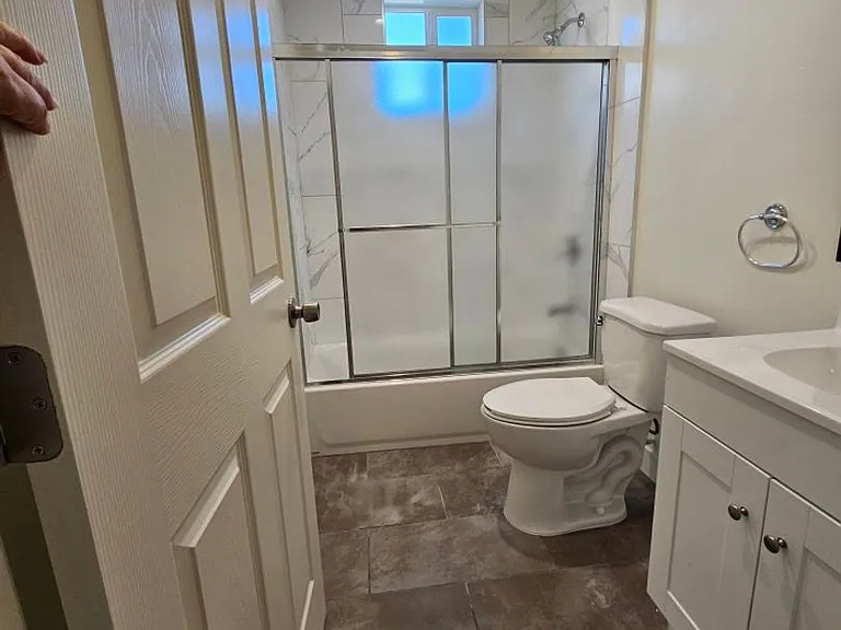 33(835E) — Photo 33