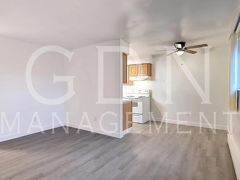1077 Frederick Drive — Photo 2