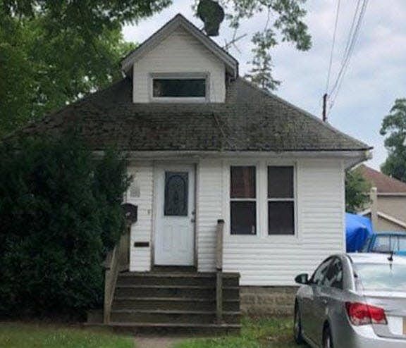 1st image of 578 W Seaman Ave
