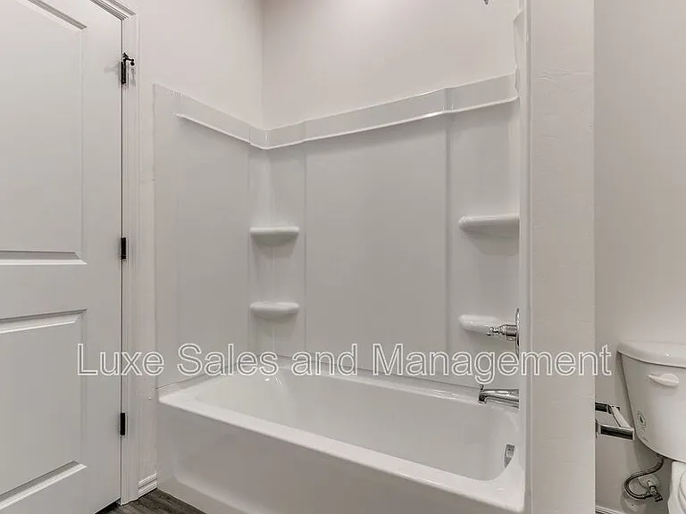 8012 NW 110th Dr — Photo 17