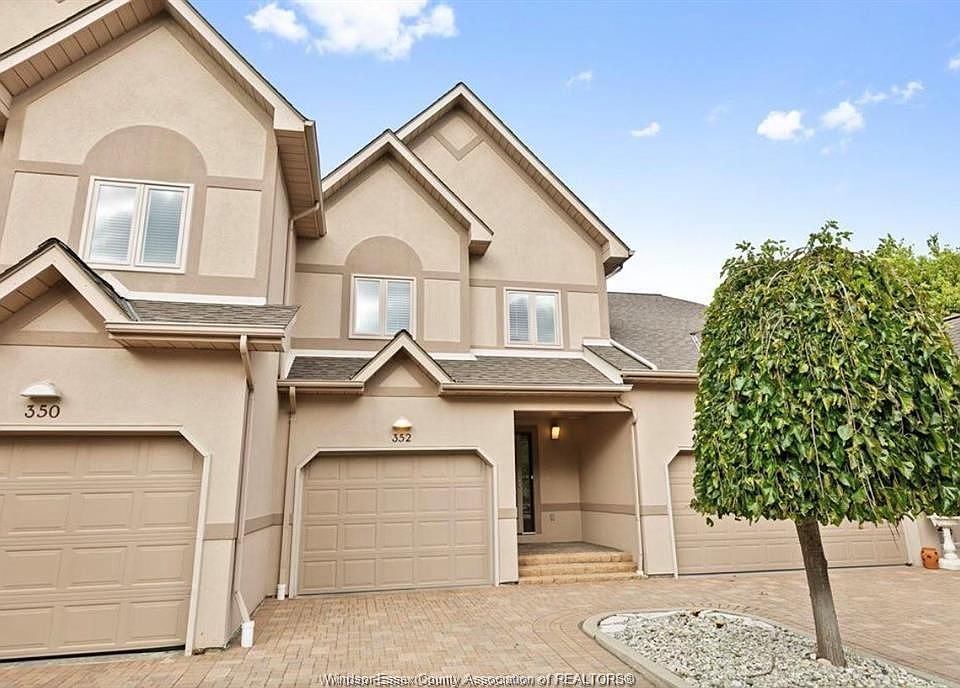 1st image of 352 Tuscany Cres