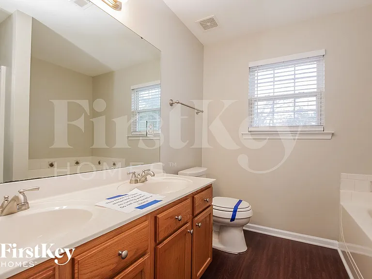 6214 Forest Pond Dr — Photo 10