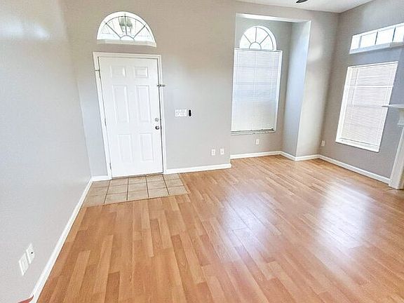 5th image of 1009 Vannessa Dr #1