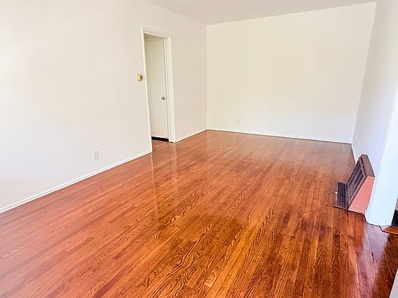 4th image of 400 W Alameda Ave #D