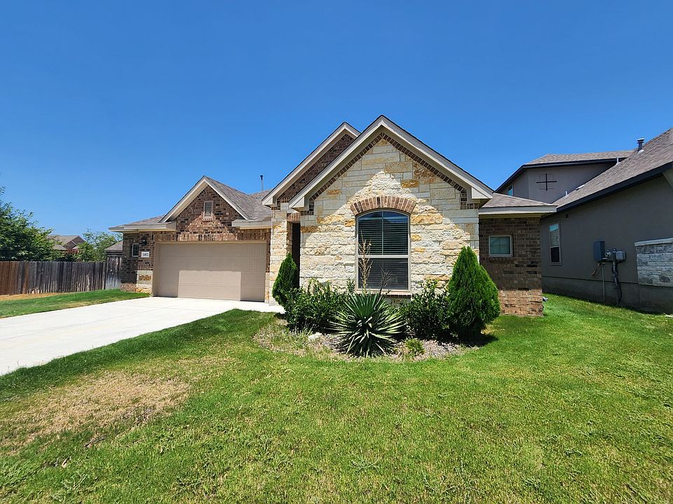 1st image of 1402 Oaklawn Dr