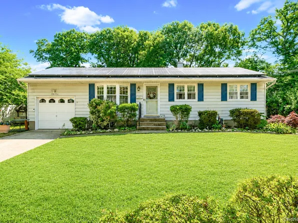 63 Otis Road, Islip Terrace, NY 11752