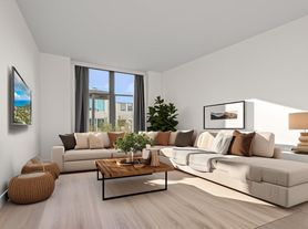 102 Christopher Columbus Dr