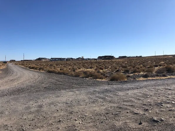 3325 Rhinehart Way, Fernley, NV 89408
