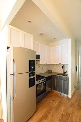 Rented by Miron Realty Group | media 52