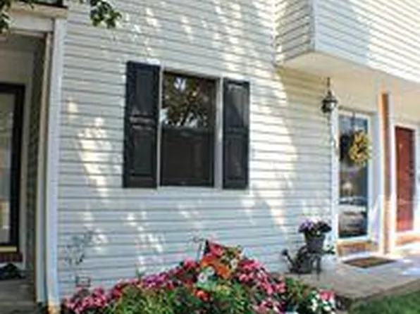 129 Woodhaven Dr, Seven Fields, PA 16046