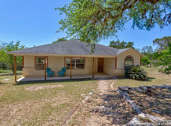 2nd image of 581 Lindsey Cir