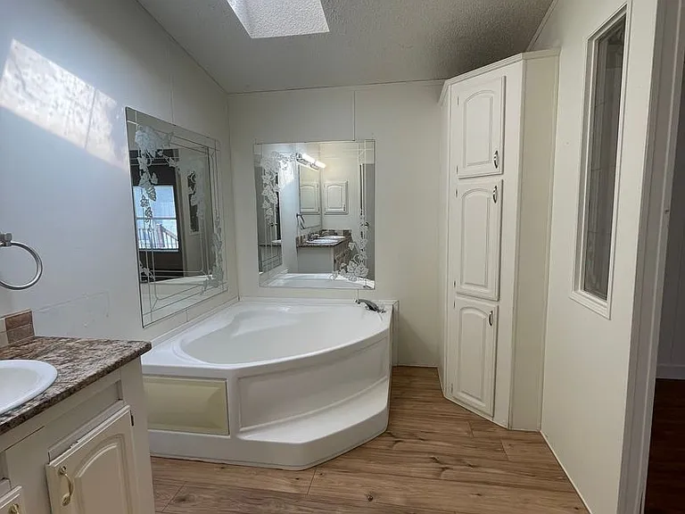 333 N Meldrum St #1 — Photo 9