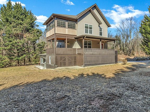 2nd image of 116 Unaka Ave #1