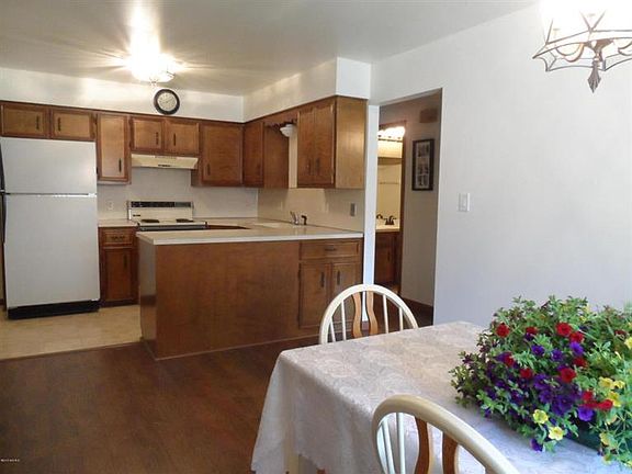 4th image of 7413 Pinegrove Dr #15