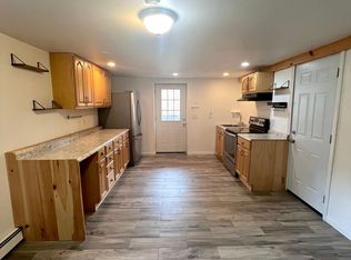 21 Chateau Dr #1, Oakdale, NY 11769