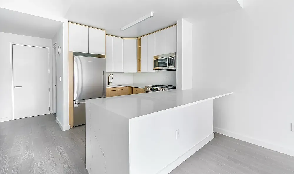 101 West End Avenue — Photo 3