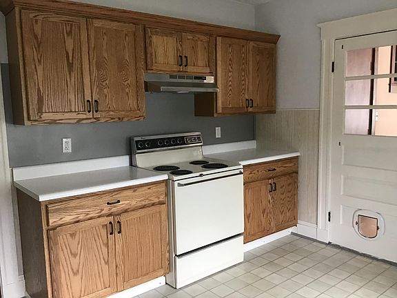 4th image of 58 Austin St Floor 2