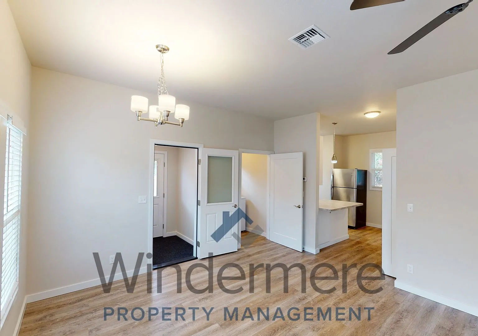 1322 East Alder — Photo 3