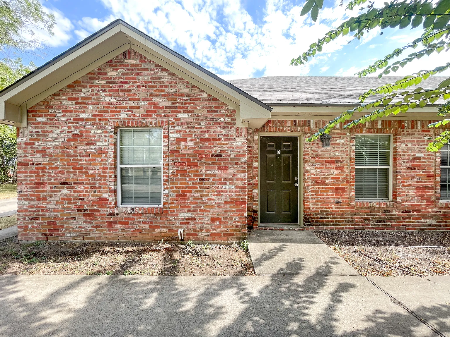 2 bed, $1,200 — Photo 1